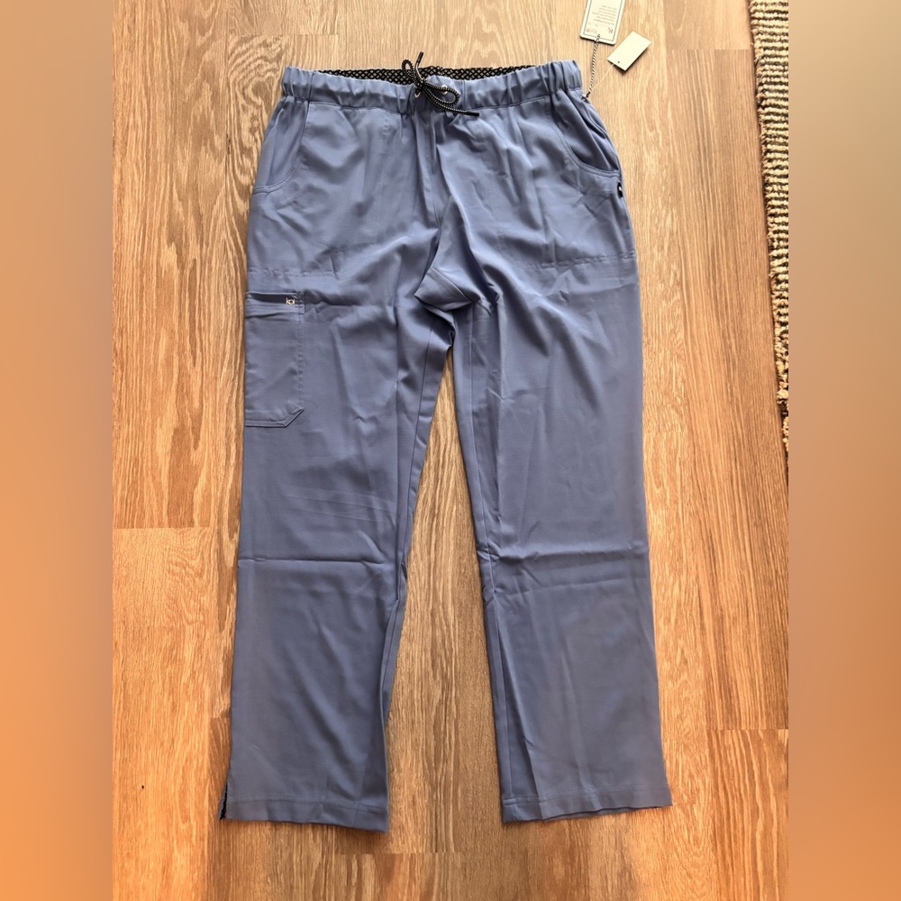 NWT Koi Everyday Hero Scrub Pants Medium Petite